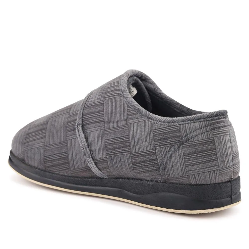 Adjustable Touch-Fasten Slippers - QING40034 / 326 485
