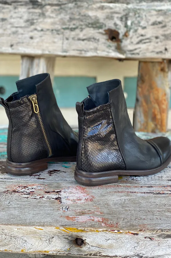 Boots - Luxe Black