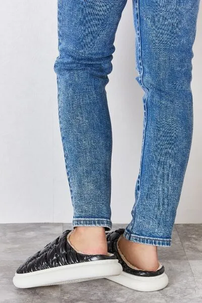Hazel Blues® |  Melody Puffer Plush Slippers