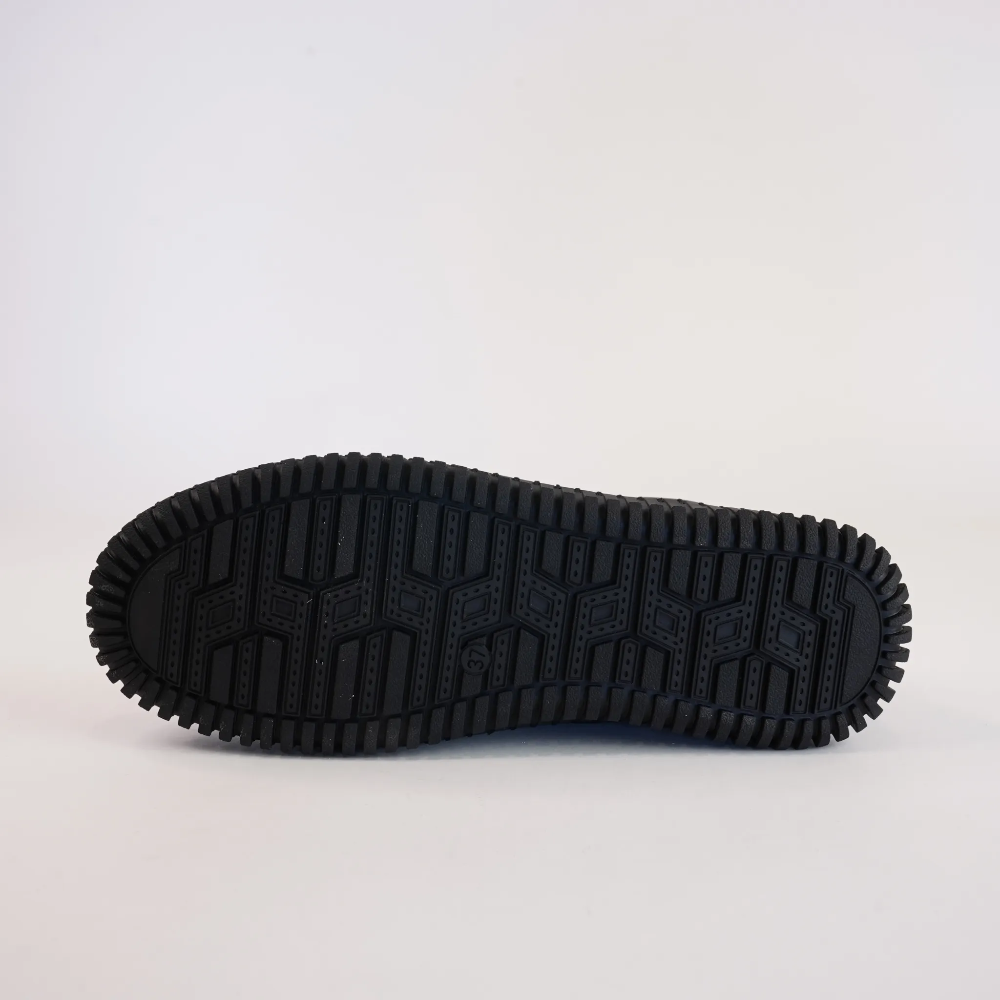 Jonza Black Leather Sneakers