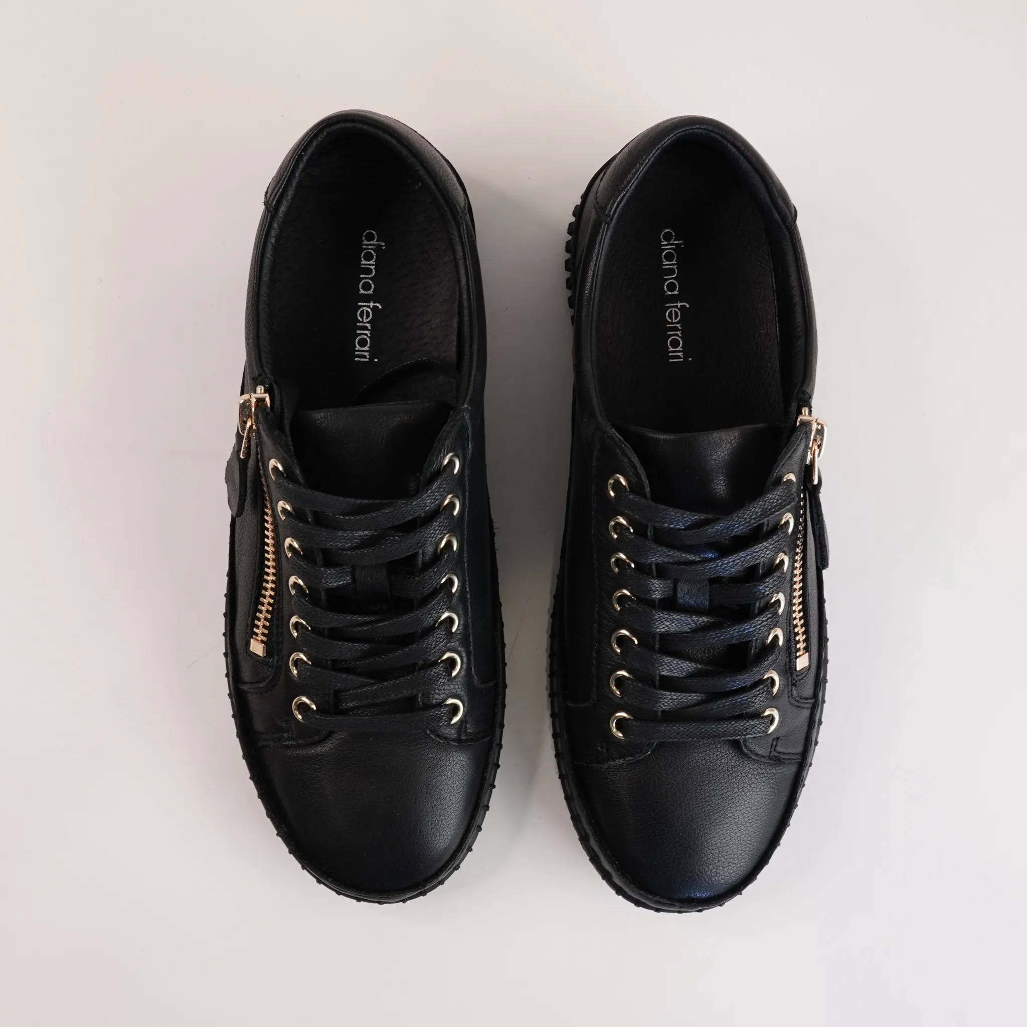 Jonza Black Leather Sneakers